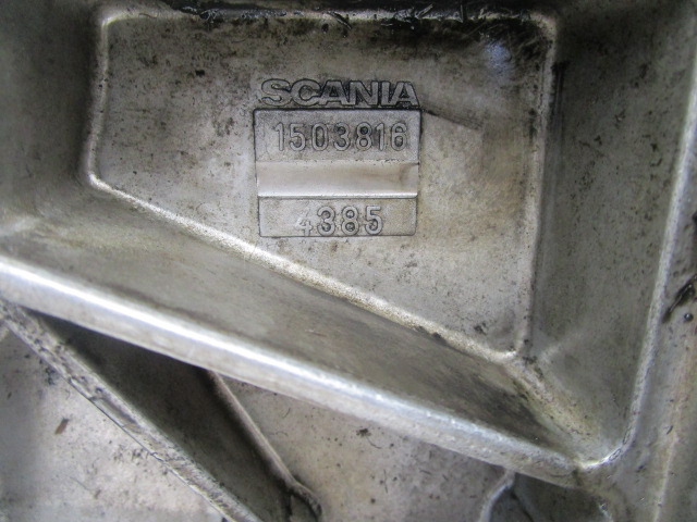 SCANIA 124 420 DC1203 FRONT CRANKSHAFT COVER 1503816 - Motor e peças para Camião: foto 2 SCANIA 124 420 DC1203 FRONT CRANKSHAFT COVER 1503816 - Motor e peças para Camião: foto 2