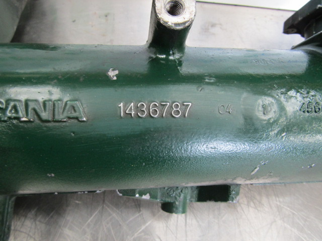 SCANIA 144/164 V8 INLET AIR INTAKE MANIFOLD - Motor e peças para Camião: foto 2 SCANIA 144/164 V8 INLET AIR INTAKE MANIFOLD - Motor e peças para Camião: foto 2