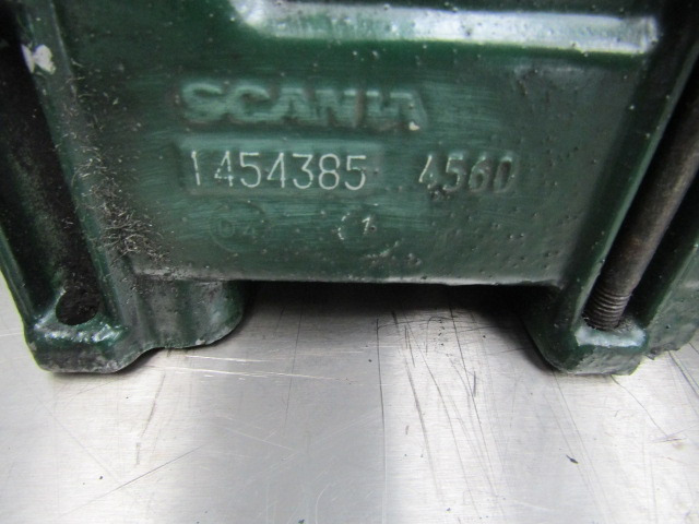 SCANIA 144/164 V8 INLET MANIFOLD P/NO 1454384/4560 - Motor e peças para Camião: foto 3 SCANIA 144/164 V8 INLET MANIFOLD P/NO 1454384/4560 - Motor e peças para Camião: foto 3