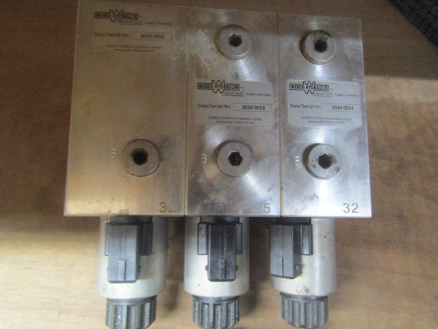SCHMIDT STRATOS HYDRAULIC PACK P/NO 1129144-3 (WEBER HYDRAULIK SERIAL NO 24/24) - Hidráulica para Veículo municipal/ Especial: foto 2 SCHMIDT STRATOS HYDRAULIC PACK P/NO 1129144-3 (WEBER HYDRAULIK SERIAL NO 24/24) - Hidráulica para Veículo municipal/ Especial: foto 2