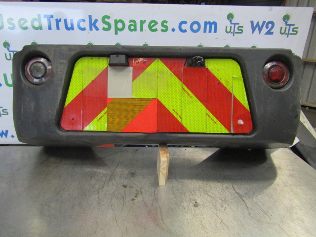 SCHMIDT SWINGO 2015 EURO 6 REAR BUMPER P/NO 1158470-6 - Cabine e interior para Camião: foto 1 SCHMIDT SWINGO 2015 EURO 6 REAR BUMPER P/NO 1158470-6 - Cabine e interior para Camião: foto 1