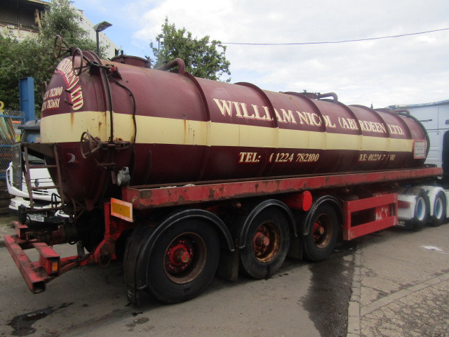 Semi-reboque cisterna VACUUM TANKER TRAILER TRI AXLE 1996 STEEL TANK FITTED WITH 3CYL PERKINS DONKEY ENGINE: foto 8