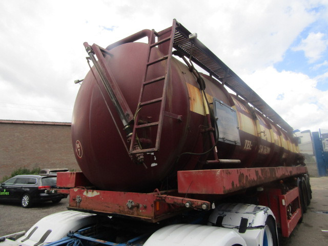 VACUUM TANKER TRAILER TRI AXLE 1996 STEEL TANK FITTED WITH 3CYL PERKINS DONKEY ENGINE - Semi-reboque cisterna: foto 5 VACUUM TANKER TRAILER TRI AXLE 1996 STEEL TANK FITTED WITH 3CYL PERKINS DONKEY ENGINE - Semi-reboque cisterna: foto 5