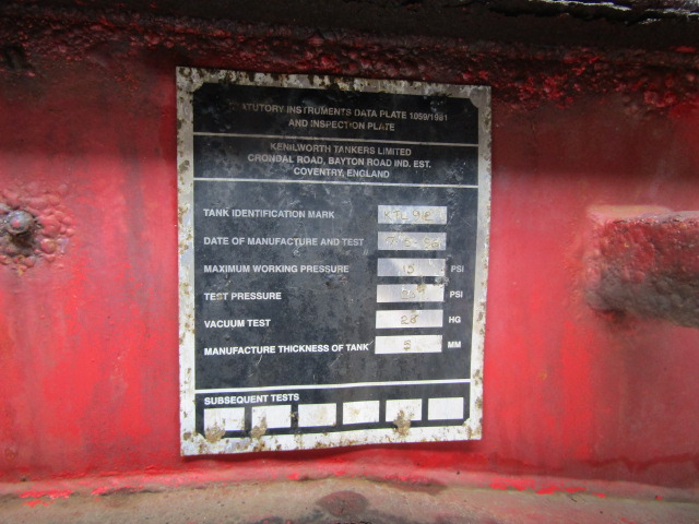 Semi-reboque cisterna VACUUM TANKER TRAILER TRI AXLE 1996 STEEL TANK FITTED WITH 3CYL PERKINS DONKEY ENGINE: foto 6