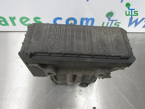 VOLVO FE EBS MODULATOR P/NO 21122035 - Peças de freio para Camião: foto 1 VOLVO FE EBS MODULATOR P/NO 21122035 - Peças de freio para Camião: foto 1