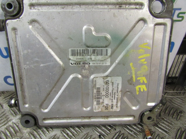 VOLVO FE240 D7E ENGINE ECU P/NO 6010000 P06 / VOLVO 0499533 D7E - Centralina electrónica para Camião: foto 1 VOLVO FE240 D7E ENGINE ECU P/NO 6010000 P06 / VOLVO 0499533 D7E - Centralina electrónica para Camião: foto 1