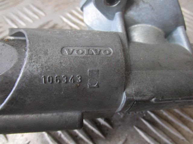 VOLVO FM/FH VERSION 2 IGNITION LOCK AND KEY 106343 - Cabine e interior para Camião: foto 2 VOLVO FM/FH VERSION 2 IGNITION LOCK AND KEY 106343 - Cabine e interior para Camião: foto 2