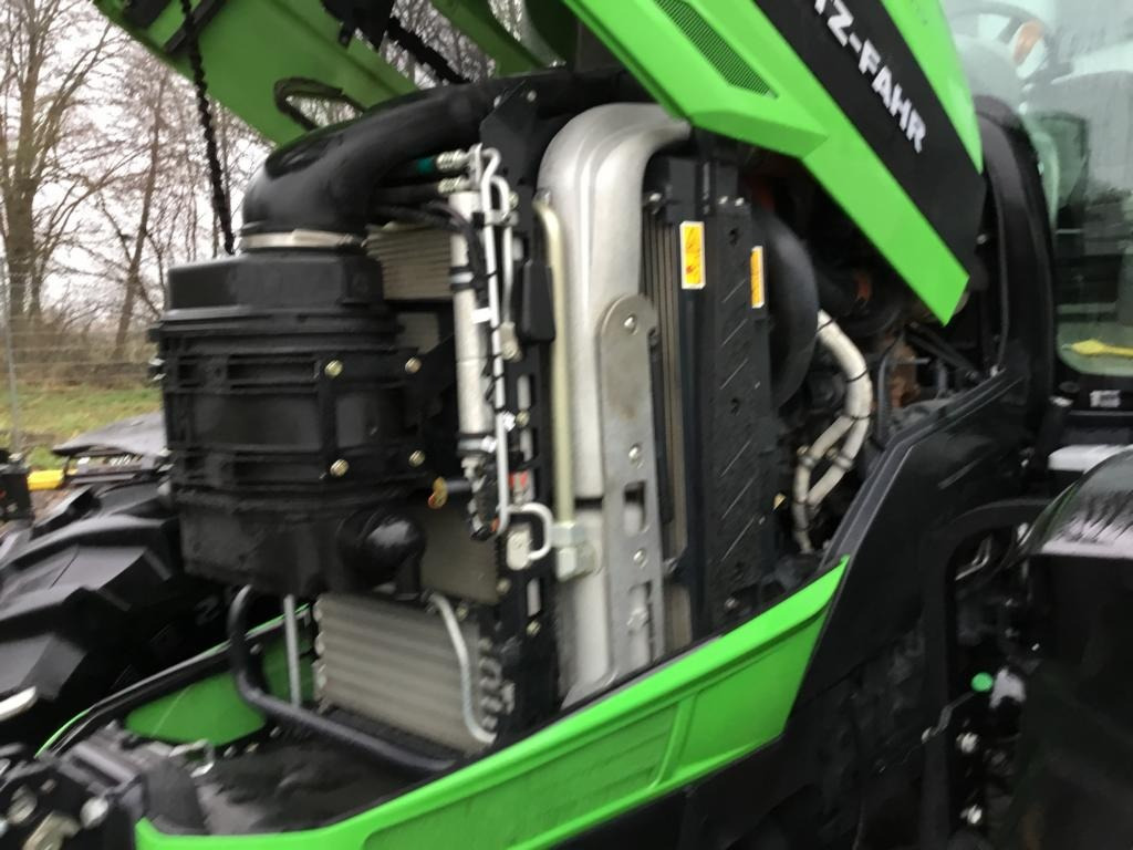Deutz AGROTRON 6215 TTV - Trator: foto 4 Deutz AGROTRON 6215 TTV - Trator: foto 4