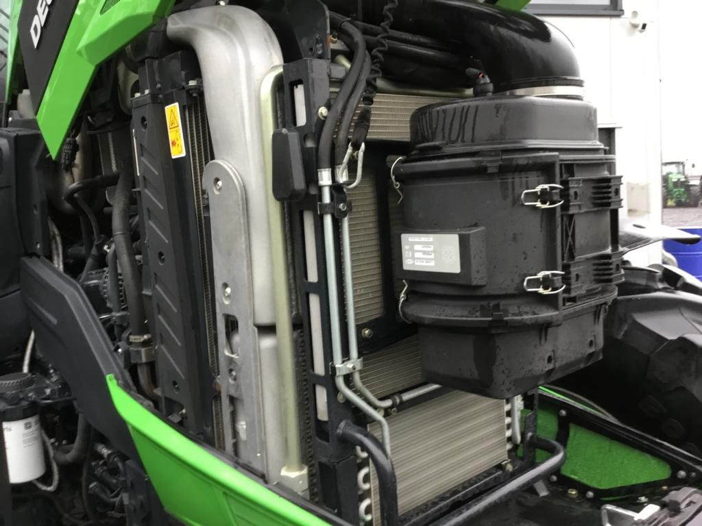 Deutz AGROTRON 6215 TTV - Trator: foto 3 Deutz AGROTRON 6215 TTV - Trator: foto 3