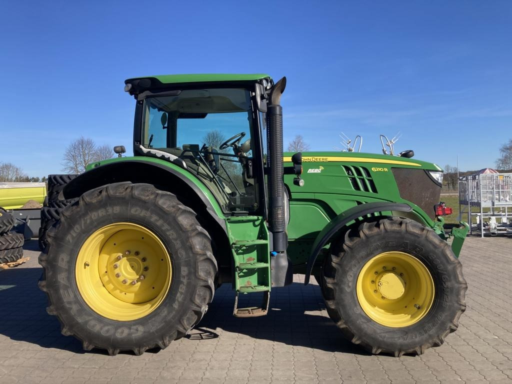 Trator John Deere 6210R: foto 11