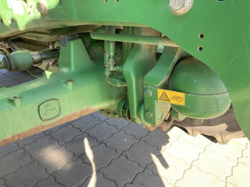 Trator John Deere 6210R: foto 9