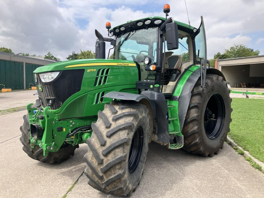 John Deere 6215R - Trator: foto 1 John Deere 6215R - Trator: foto 1