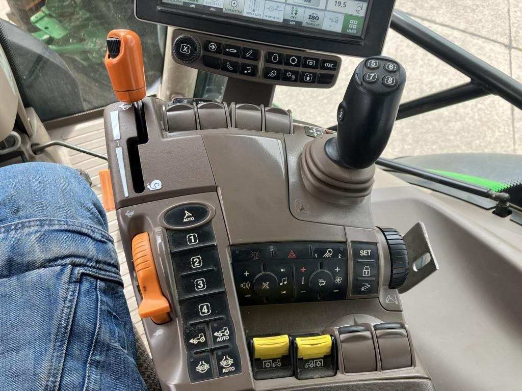 John Deere 6215R - Trator: foto 5 John Deere 6215R - Trator: foto 5