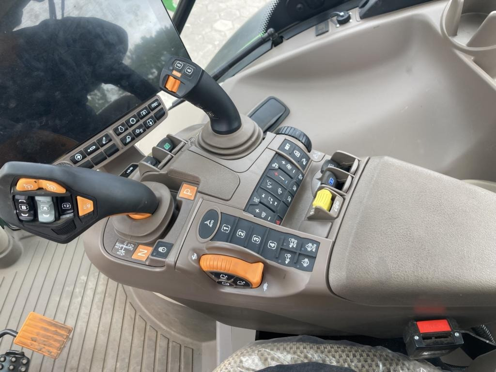 John Deere 6R140 - Trator: foto 2 John Deere 6R140 - Trator: foto 2