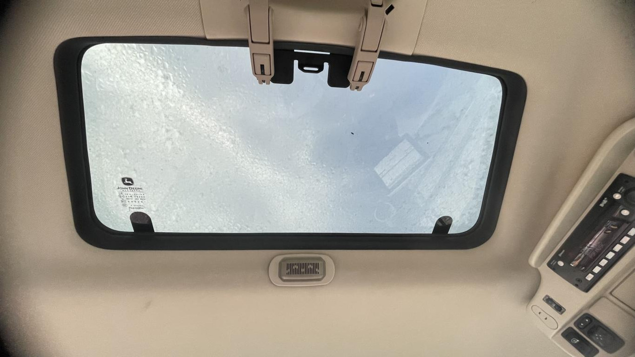 John Deere 6R215 - Trator: foto 4 John Deere 6R215 - Trator: foto 4