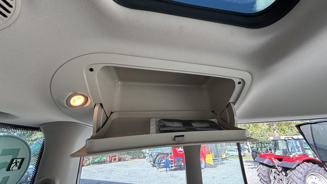 John Deere 6R215 - Trator: foto 2 John Deere 6R215 - Trator: foto 2