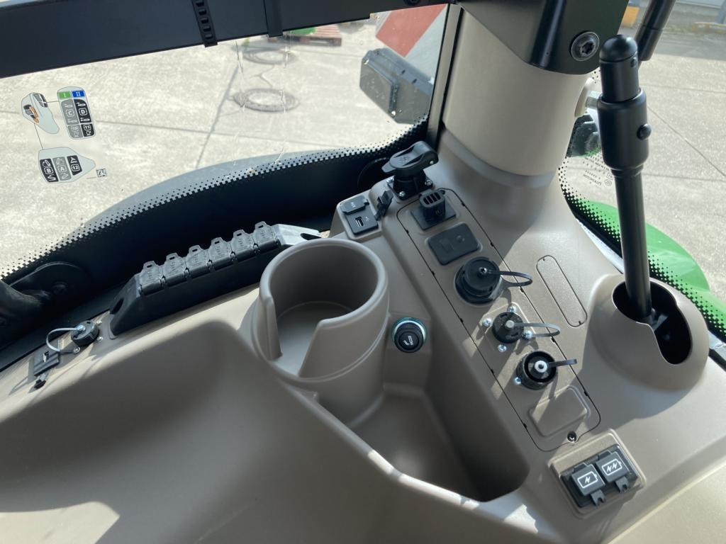 John Deere 6R250 - Trator: foto 4 John Deere 6R250 - Trator: foto 4