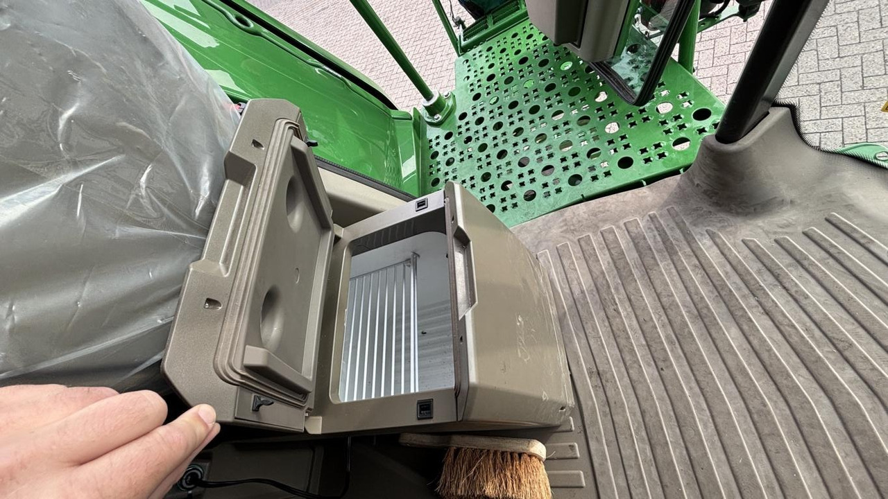 John Deere MÄHDRESCHER T5700 MY25 - Ceifeira debulhadora: foto 3 John Deere MÄHDRESCHER T5700 MY25 - Ceifeira debulhadora: foto 3