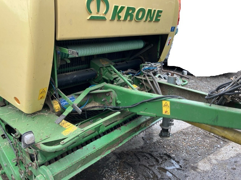 Krone Comprima CF 155 - Máquina para produção de feno: foto 4 Krone Comprima CF 155 - Máquina para produção de feno: foto 4