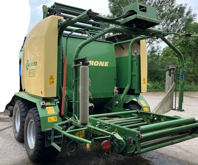 Krone Comprima CF 155 - Máquina para produção de feno: foto 2 Krone Comprima CF 155 - Máquina para produção de feno: foto 2
