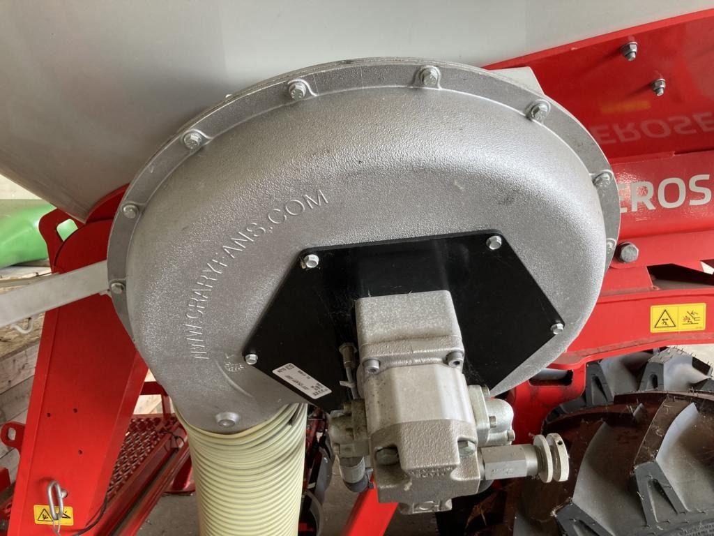 Pöttinger AEROSEM 4002 FDD - Semeadeira: foto 4 Pöttinger AEROSEM 4002 FDD - Semeadeira: foto 4