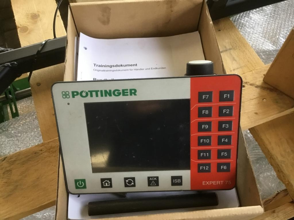 Pöttinger IMPRESS 155 VC PRO - Máquina para produção de feno: foto 3 Pöttinger IMPRESS 155 VC PRO - Máquina para produção de feno: foto 3
