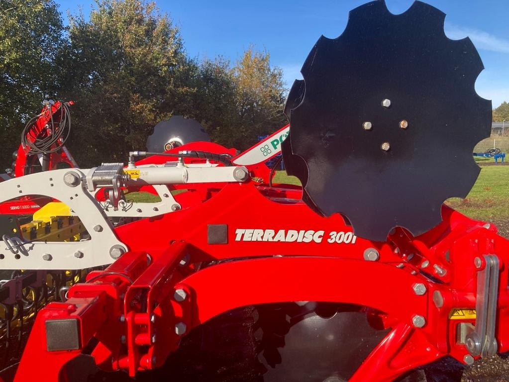 Pöttinger TERRADISC 3001 - Grades de discos: foto 2 Pöttinger TERRADISC 3001 - Grades de discos: foto 2