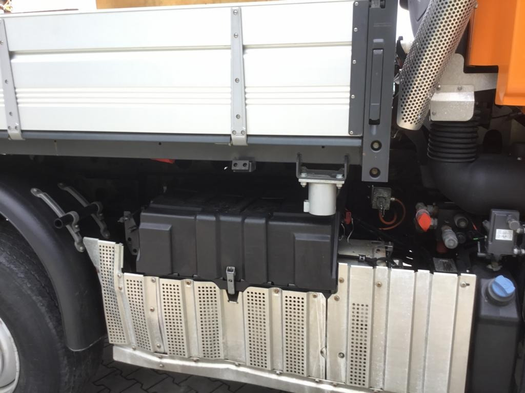 Veículo municipal/ Especial Mercedes-Benz UNIMOG U 527: foto 6