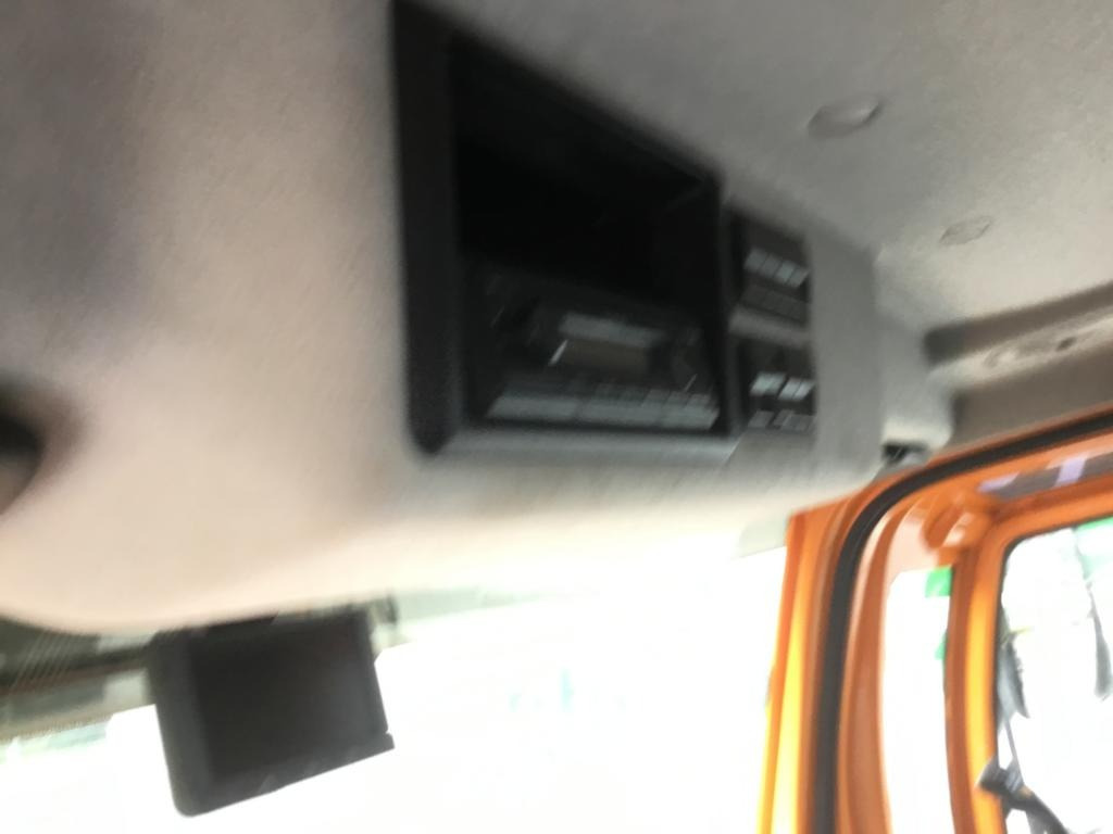 Veículo municipal/ Especial Mercedes-Benz UNIMOG U 527: foto 32