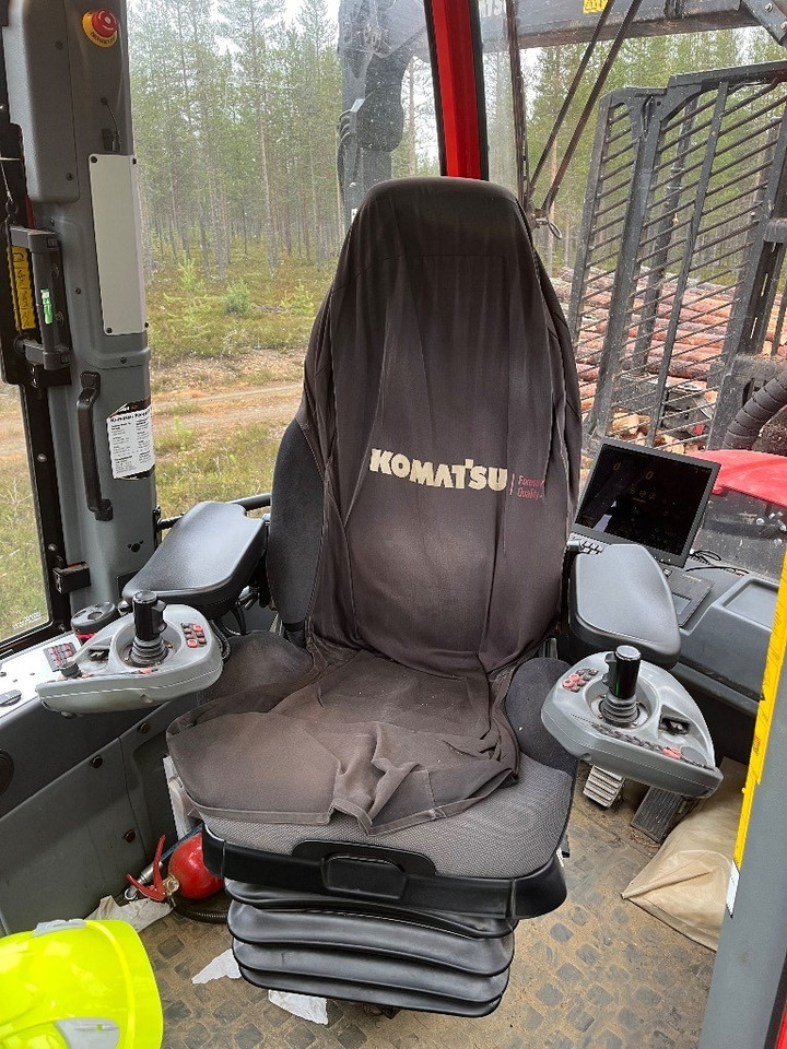 Forwarder Komatsu 875: foto 18 Forwarder Komatsu 875: foto 18