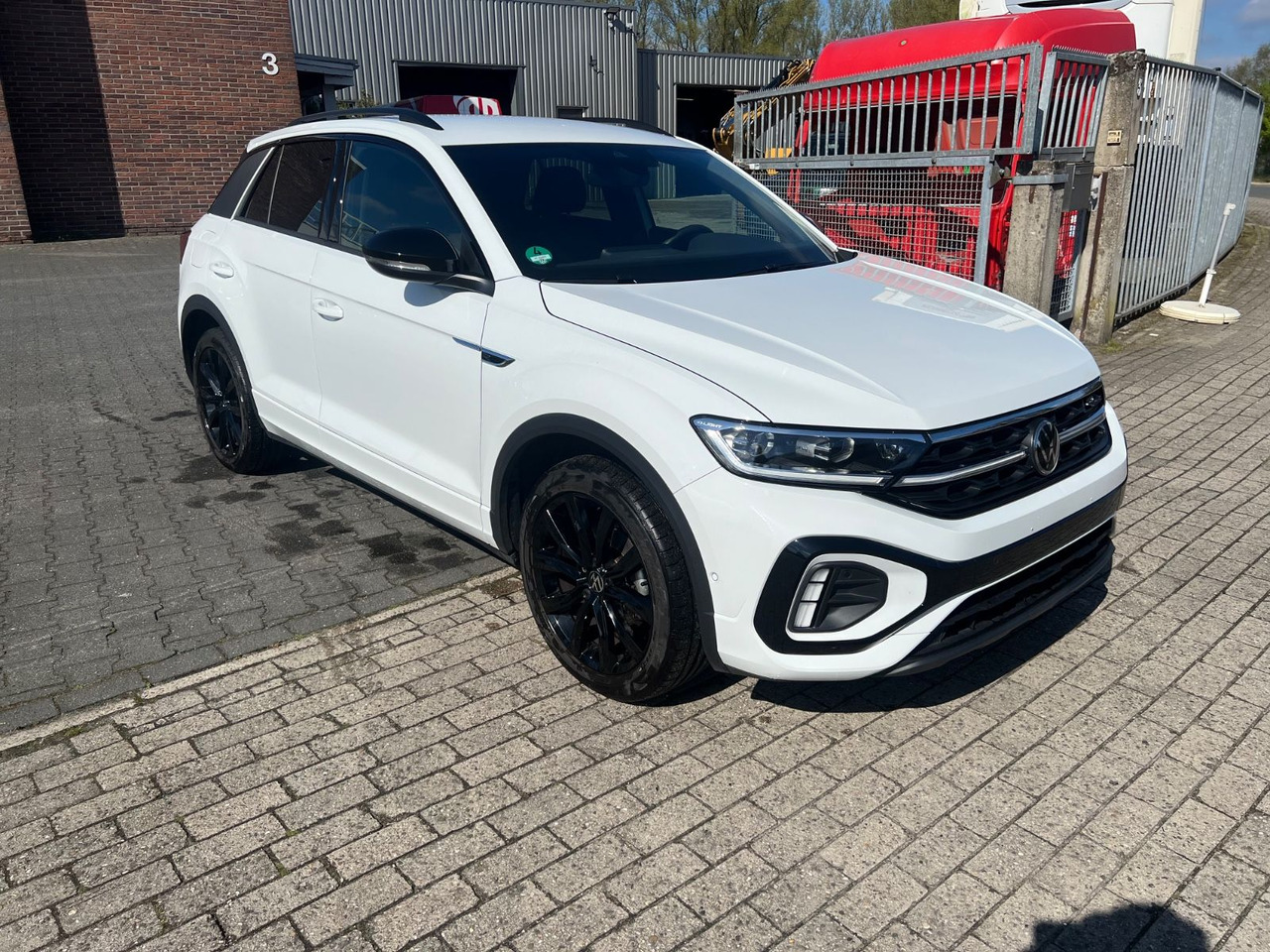 Volkswagen T-Roc R-Line 1.0 TSI Black Edition - Automóvel: foto 5 Volkswagen T-Roc R-Line 1.0 TSI Black Edition - Automóvel: foto 5
