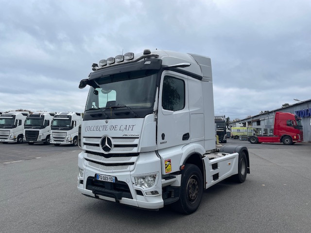 Mercedes-Benz Actros - Tractor: foto 1 Mercedes-Benz Actros - Tractor: foto 1