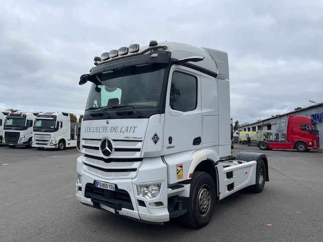 Mercedes-Benz Actros - Tractor: foto 1 Mercedes-Benz Actros - Tractor: foto 1