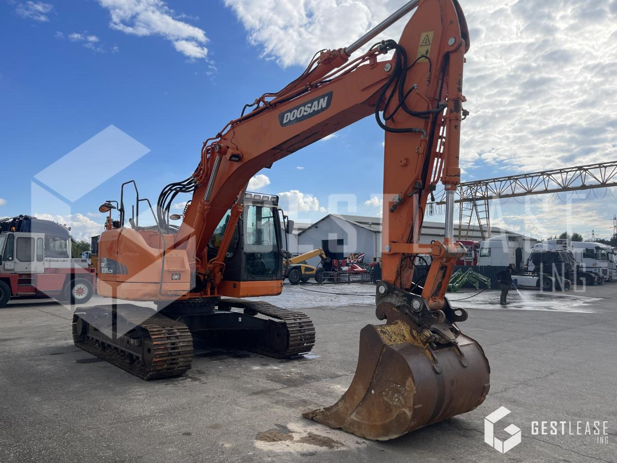 Doosan DX235LC - Escavadora de rastos: foto 4 Doosan DX235LC - Escavadora de rastos: foto 4
