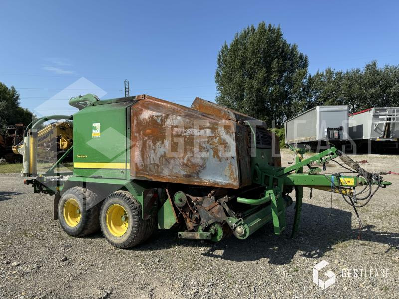 John Deere 744 - Enfardadeira de fardos redondos: foto 1 John Deere 744 - Enfardadeira de fardos redondos: foto 1