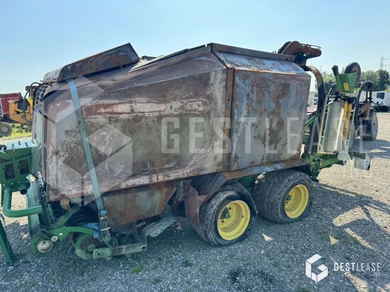 John Deere 744 - Enfardadeira de fardos redondos: foto 4 John Deere 744 - Enfardadeira de fardos redondos: foto 4