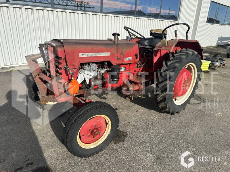 Mc Cormick D326 - Trator: foto 1 Mc Cormick D326 - Trator: foto 1