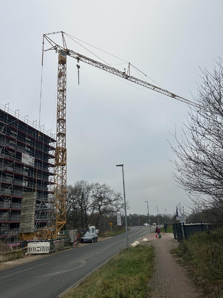 Liebherr 71k Baukran Turmdrehkran 71 K / Baujahr 2003 gebraucht - Guindaste de torre: foto 1 Liebherr 71k Baukran Turmdrehkran 71 K / Baujahr 2003 gebraucht - Guindaste de torre: foto 1