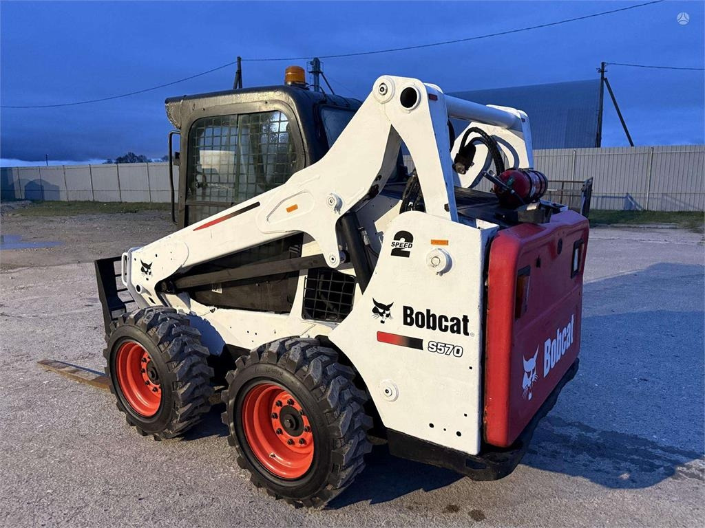 Bobcat S570 - Mini pá carregadora: foto 3 Bobcat S570 - Mini pá carregadora: foto 3