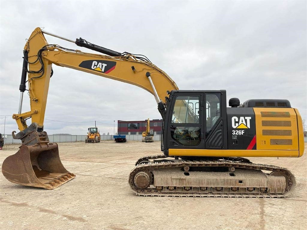 CAT 326 FLN, 2.5 m3 - Escavadora de rastos: foto 2 CAT 326 FLN, 2.5 m3 - Escavadora de rastos: foto 2
