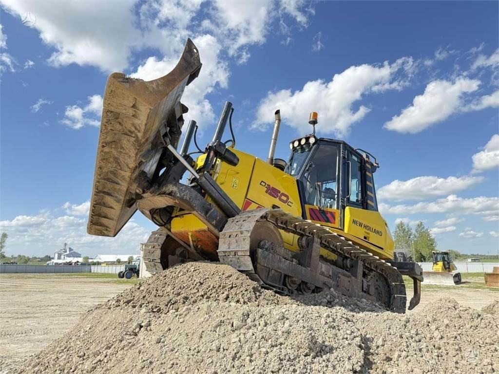 New Holland D150C Ripper - Buldôzer: foto 2 New Holland D150C Ripper - Buldôzer: foto 2