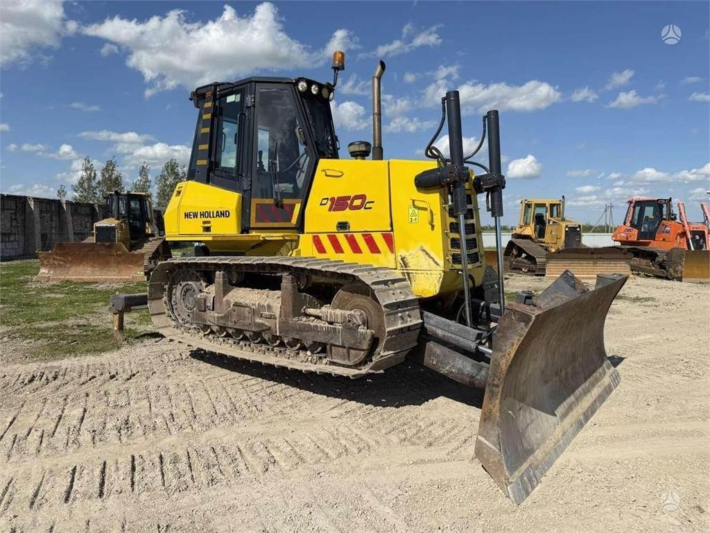 New Holland D150C Ripper - Buldôzer: foto 3 New Holland D150C Ripper - Buldôzer: foto 3