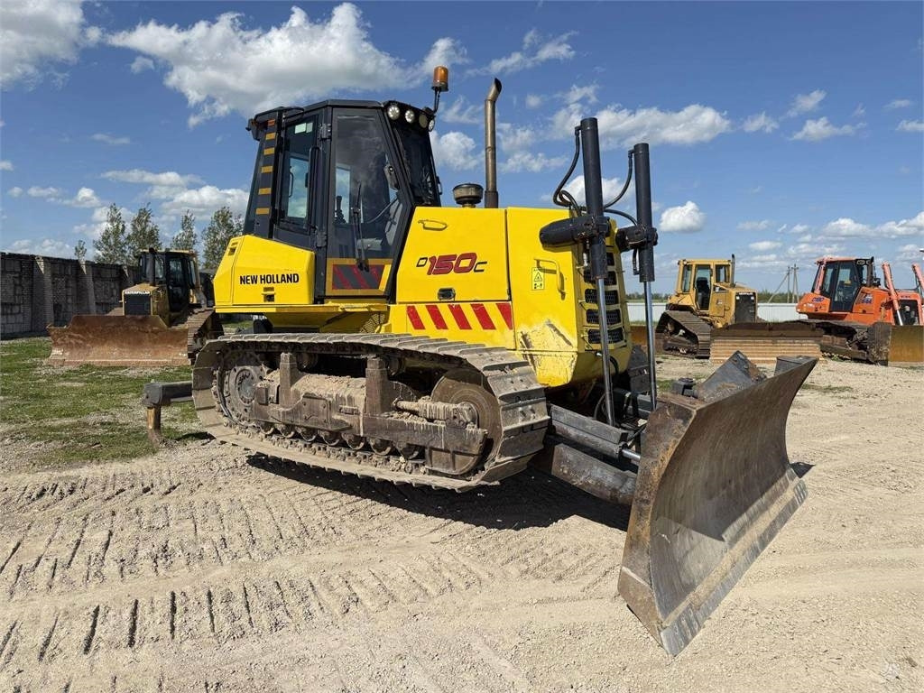 New Holland D150C Ripper - Buldôzer: foto 3 New Holland D150C Ripper - Buldôzer: foto 3