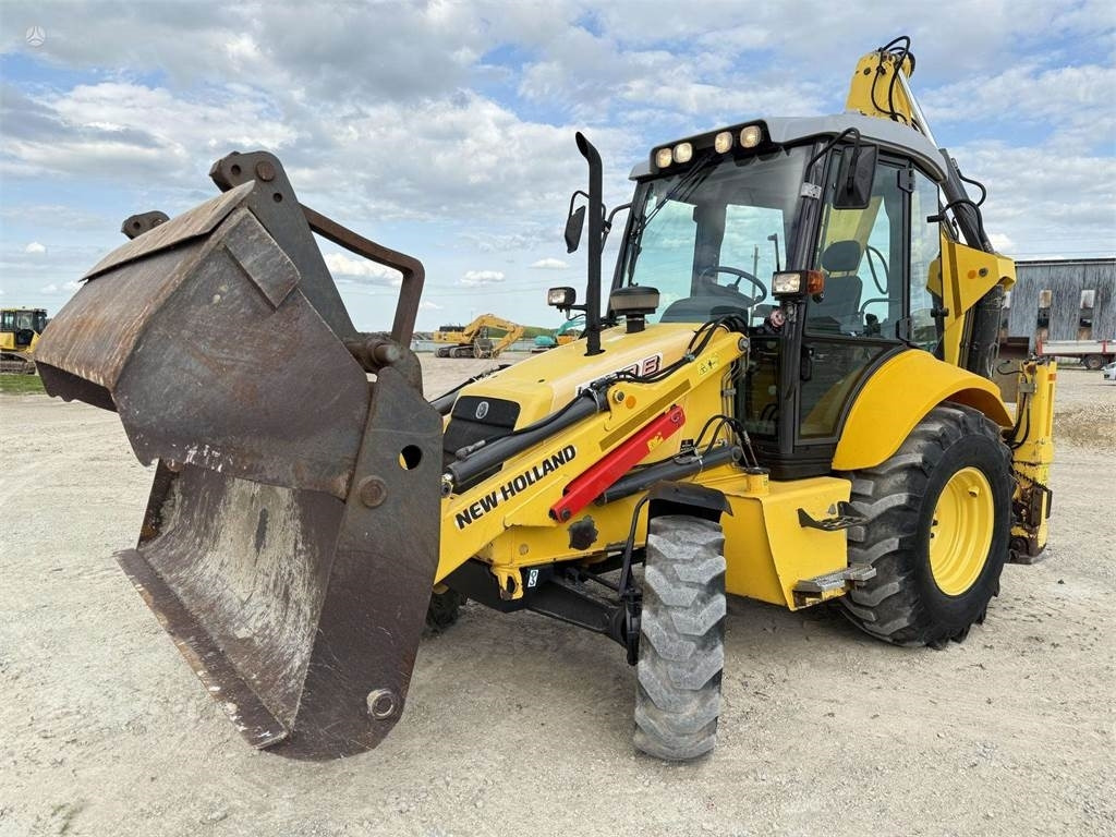 New Holland LB 110 B-4PT - Retroescavadeira: foto 1 New Holland LB 110 B-4PT - Retroescavadeira: foto 1