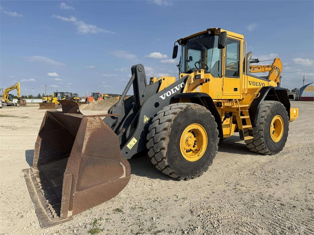 Volvo L 110 E - Pá carregadora de rodas: foto 1 Volvo L 110 E - Pá carregadora de rodas: foto 1