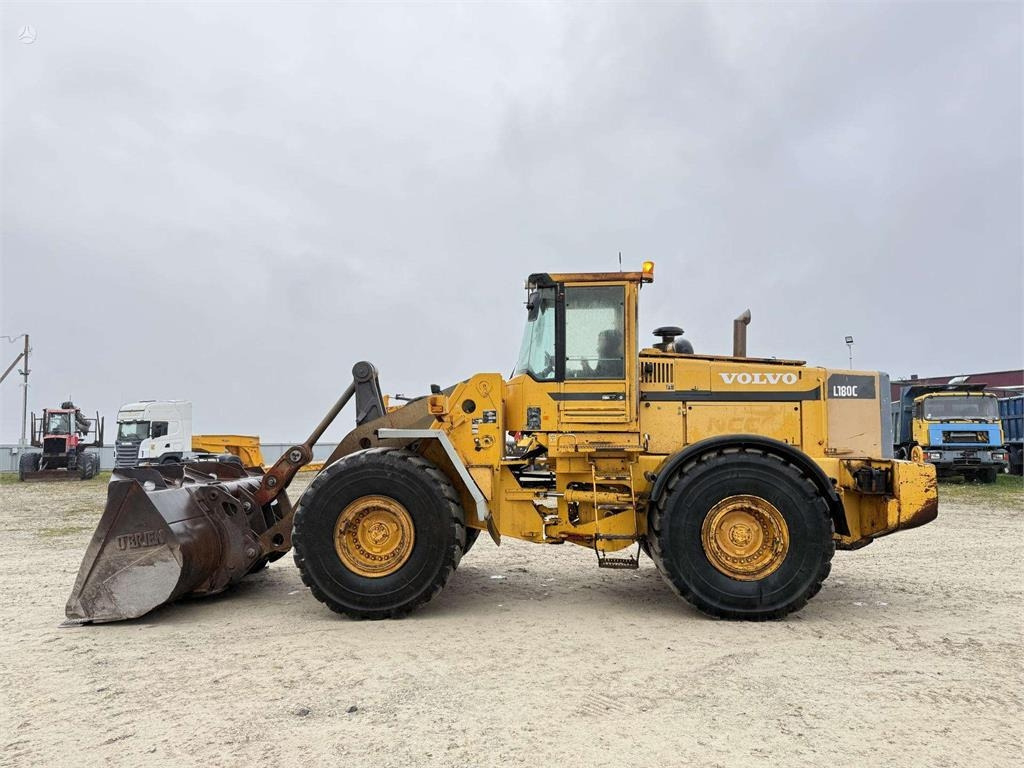 Volvo L180C quick coupler - Pá carregadora de rodas: foto 2 Volvo L180C quick coupler - Pá carregadora de rodas: foto 2