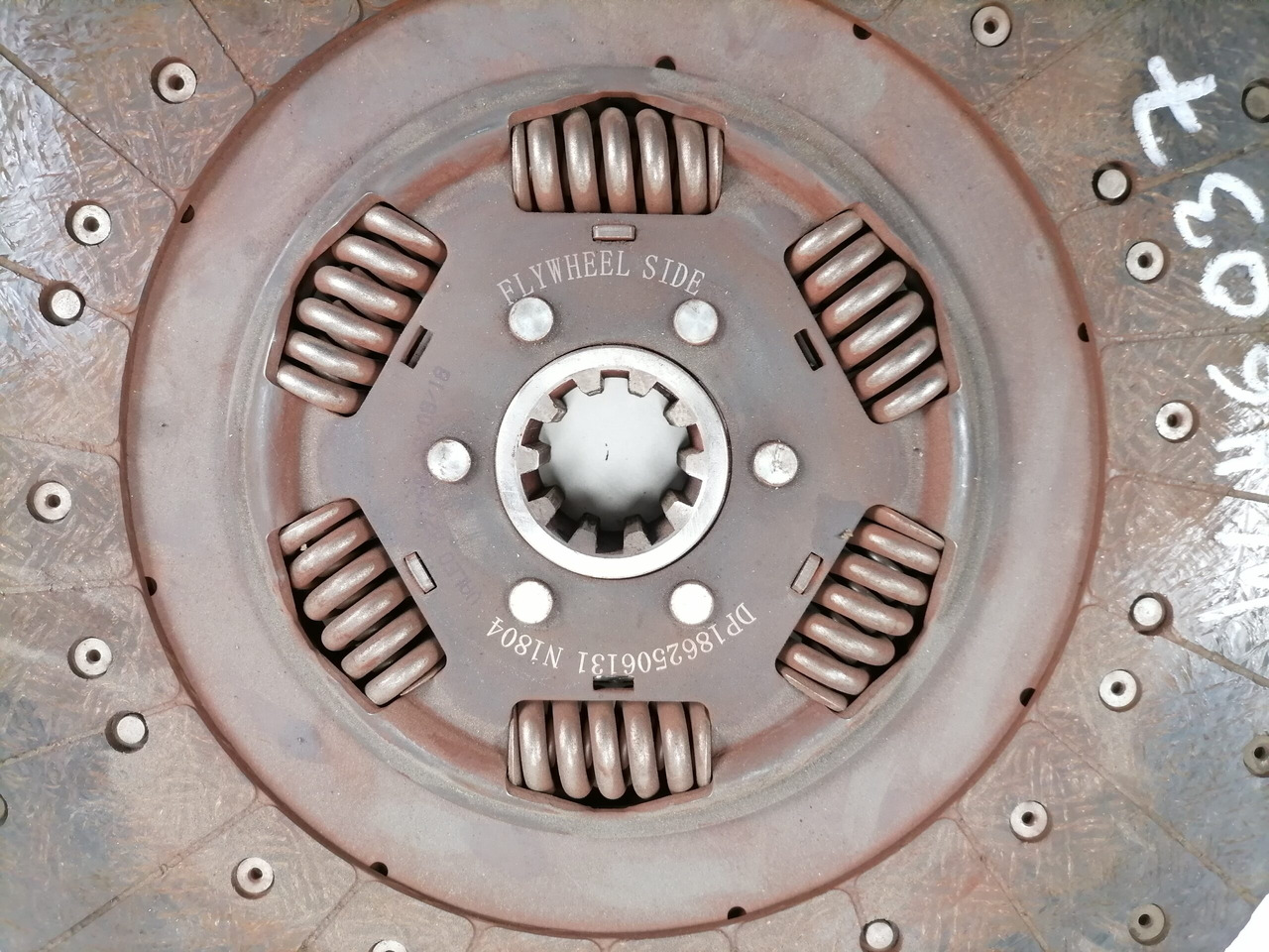 MAN Clutch disc 1862506131 - Disco de embreagem para Camião: foto 3 MAN Clutch disc 1862506131 - Disco de embreagem para Camião: foto 3