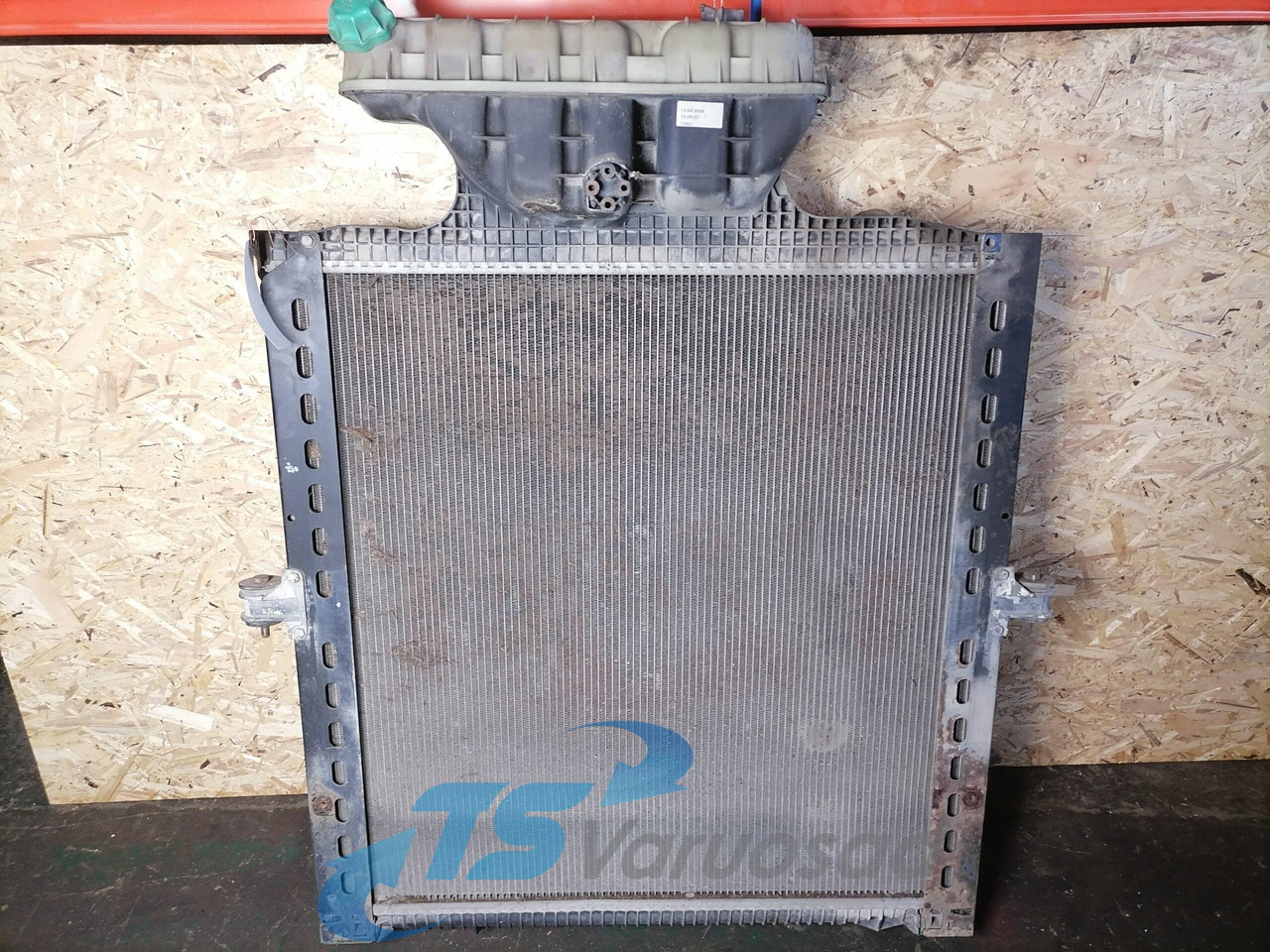 MAN Cooling radiator 81061016512 - Radiador para Camião: foto 2 MAN Cooling radiator 81061016512 - Radiador para Camião: foto 2