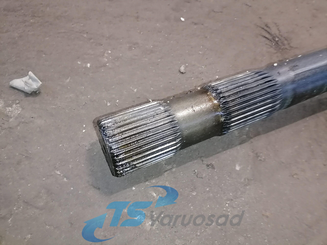 MAN Drive shaft 81355020147 - Semi eixo para Camião: foto 2 MAN Drive shaft 81355020147 - Semi eixo para Camião: foto 2