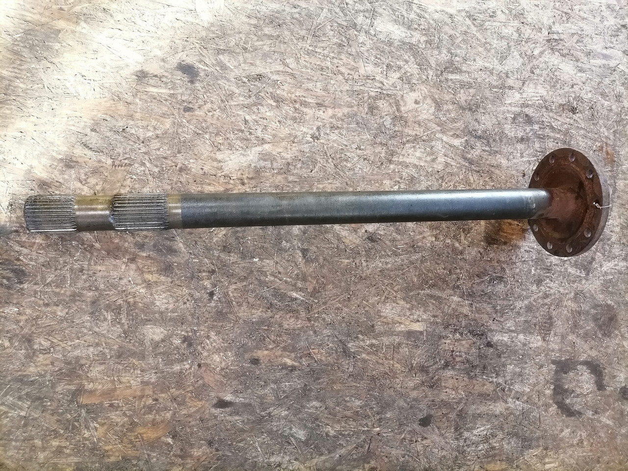 MAN Drive shaft 81355020147 - Semi eixo para Camião: foto 2 MAN Drive shaft 81355020147 - Semi eixo para Camião: foto 2